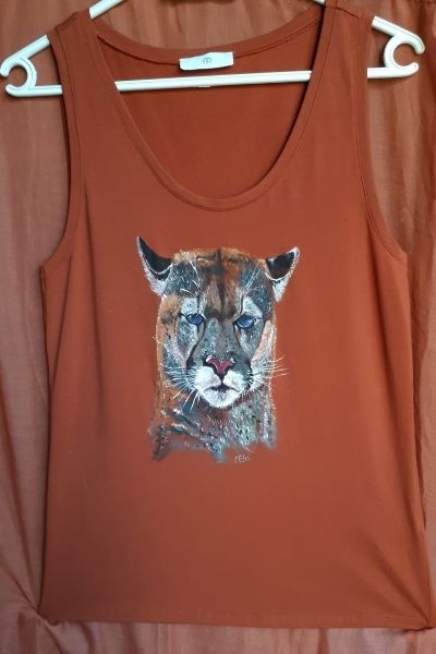 Cleanimale creations t shirts peints a la main puma Creations t shirts peints a la main puma de face
