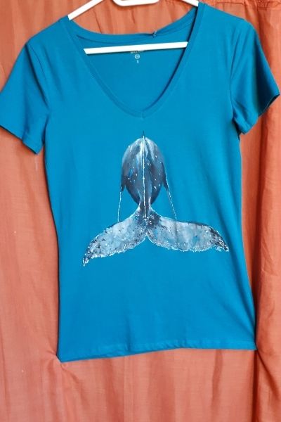Cleanimale creations t shirts peints a la main Creations t shirts peints a la main baleine de dos